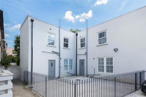 London Stile, Chiswick , W4