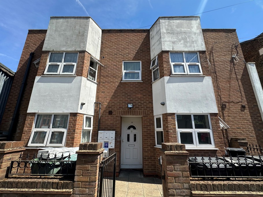 La Rose Lane, N15  3AR